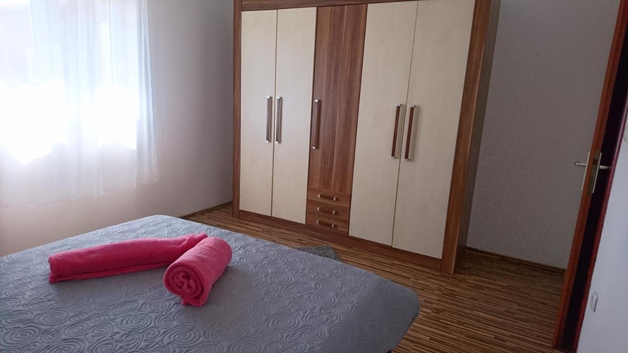 apartman vuleta Ražanac Extérieur photo