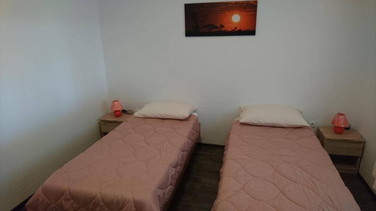 apartman vuleta Ražanac Extérieur photo