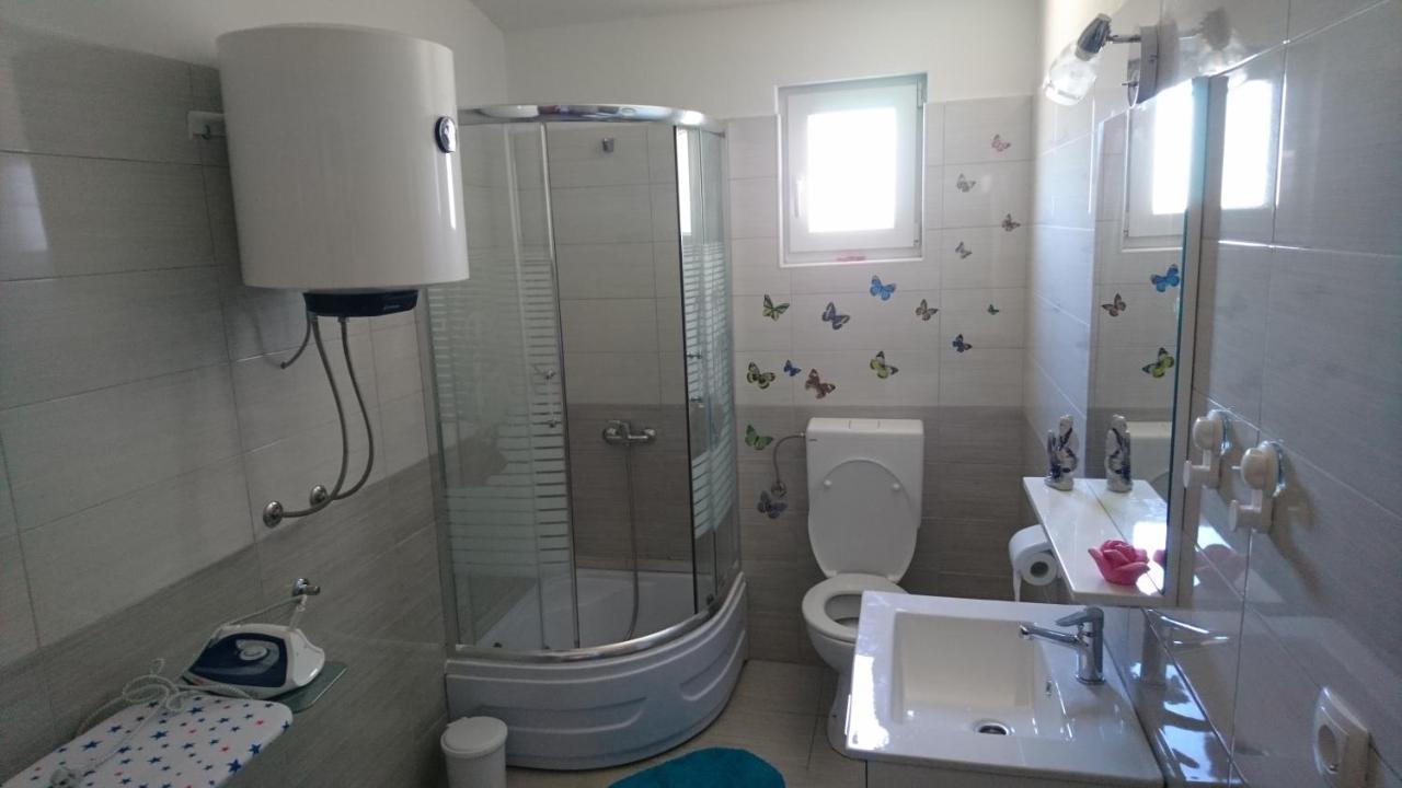apartman vuleta Ražanac Extérieur photo