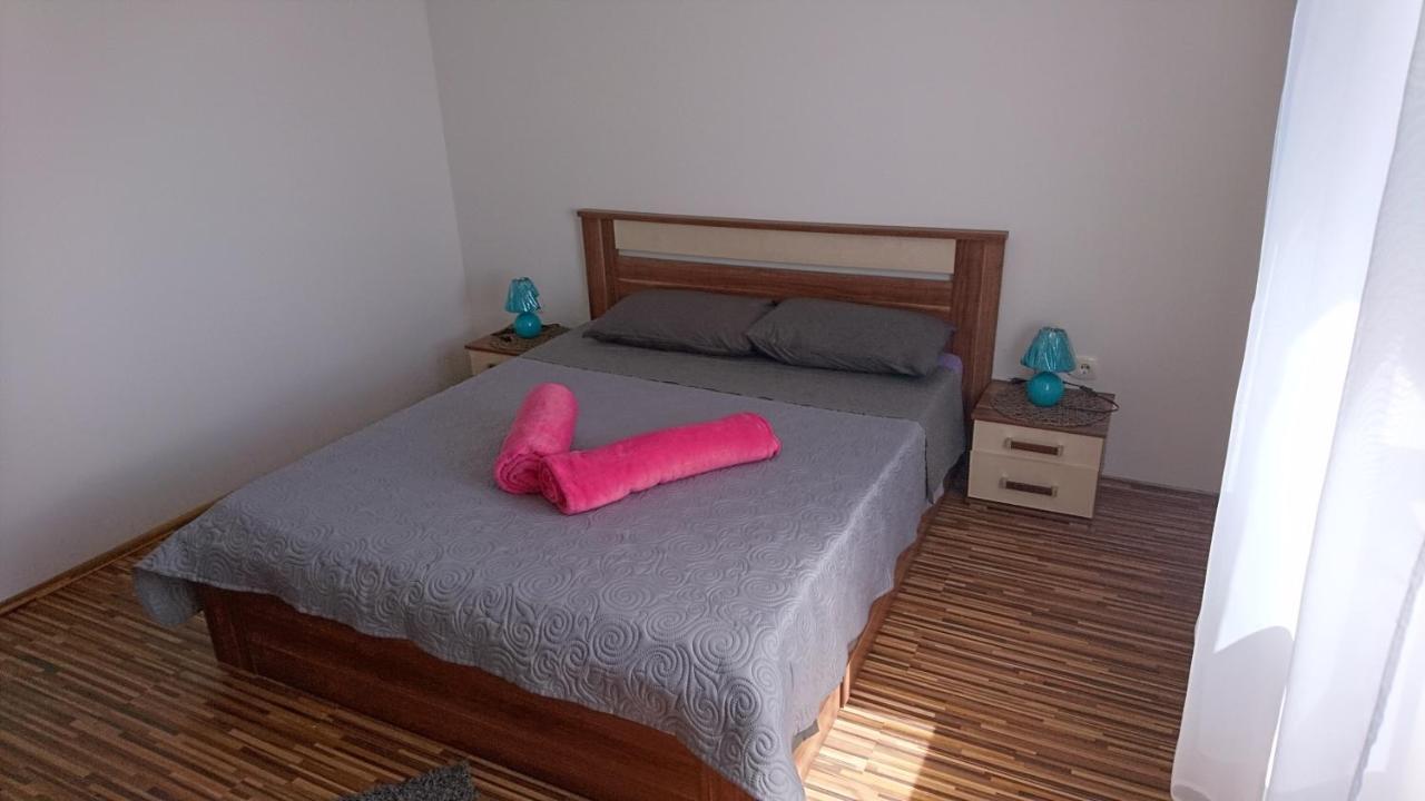 apartman vuleta Ražanac Extérieur photo